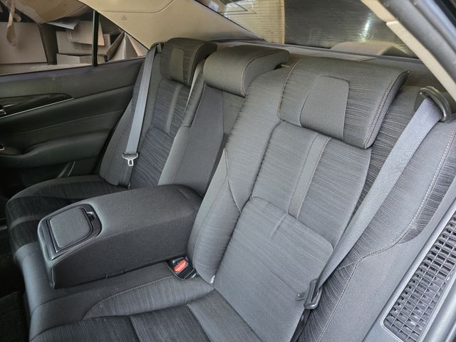 CROWN sedan hybrid