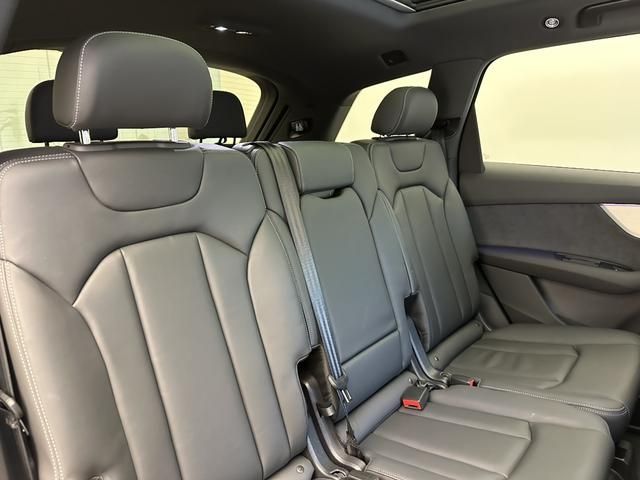 AUDI  Q7
