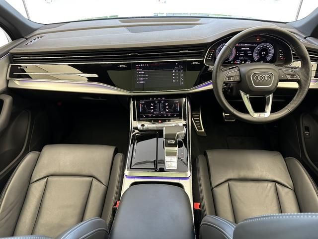 AUDI  Q7