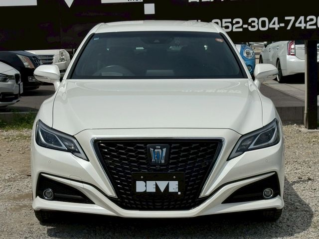 CROWN sedan hybrid