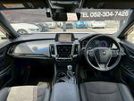 CROWN sedan hybrid