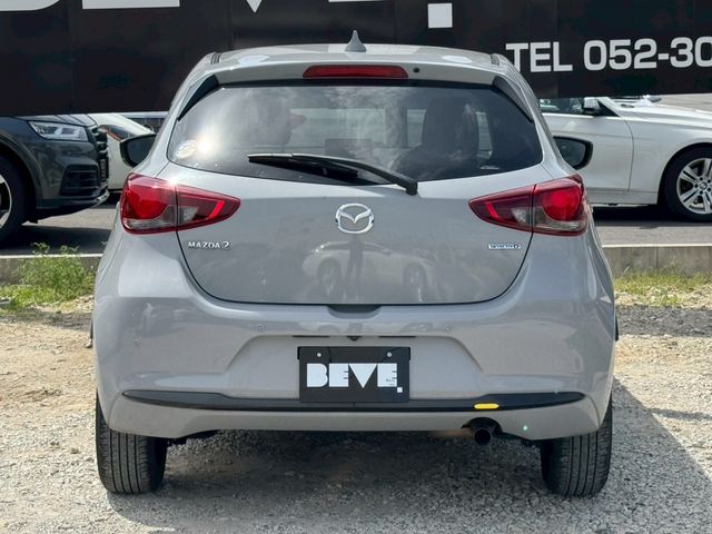 MAZDA2