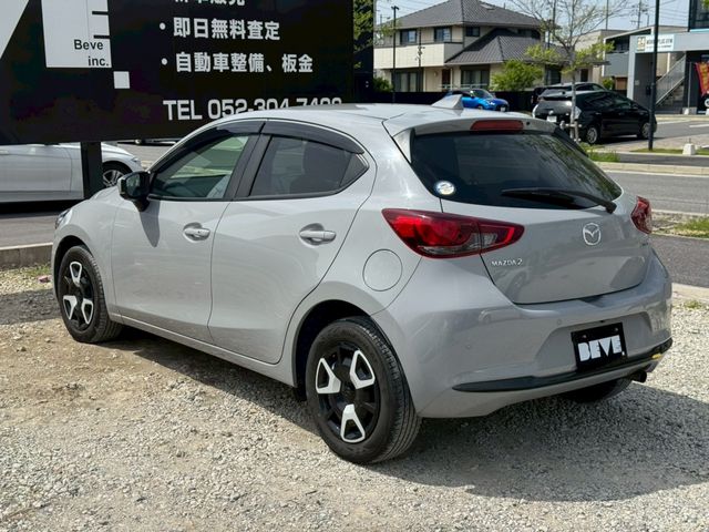 MAZDA2
