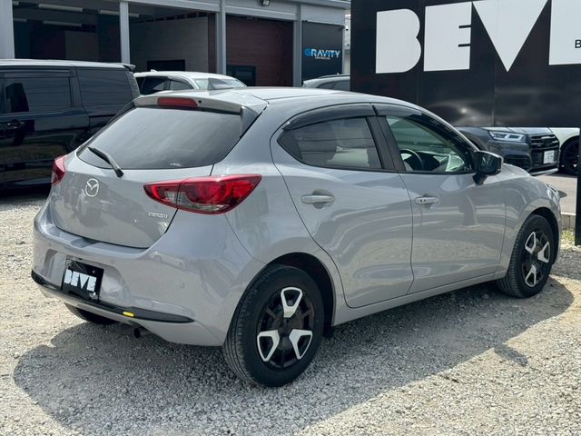 MAZDA2
