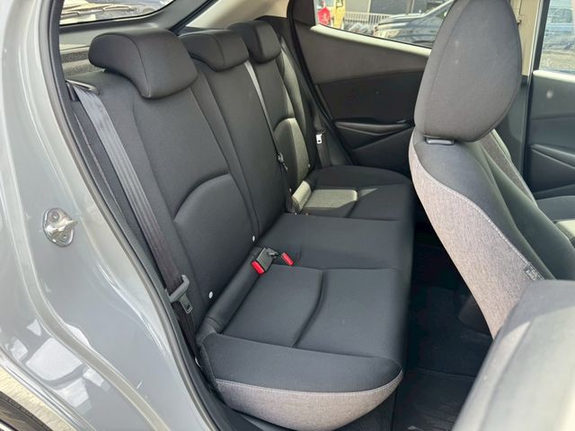MAZDA2