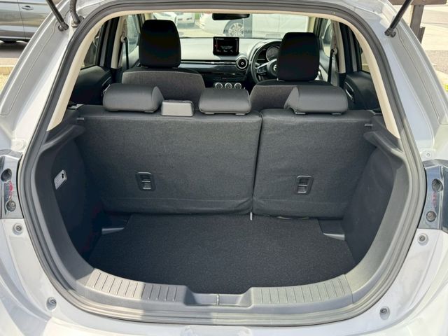 MAZDA2