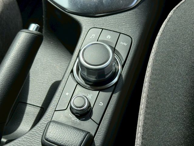 MAZDA2