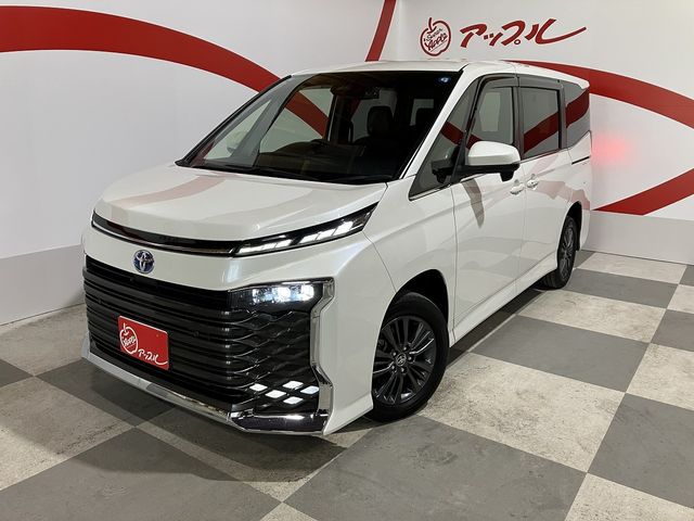VOXY HYBRID 4WD