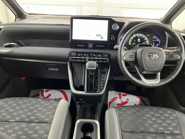 VOXY HYBRID 4WD