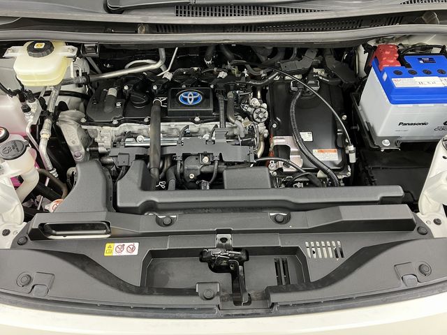 VOXY HYBRID 4WD