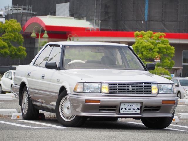 CROWN sedan