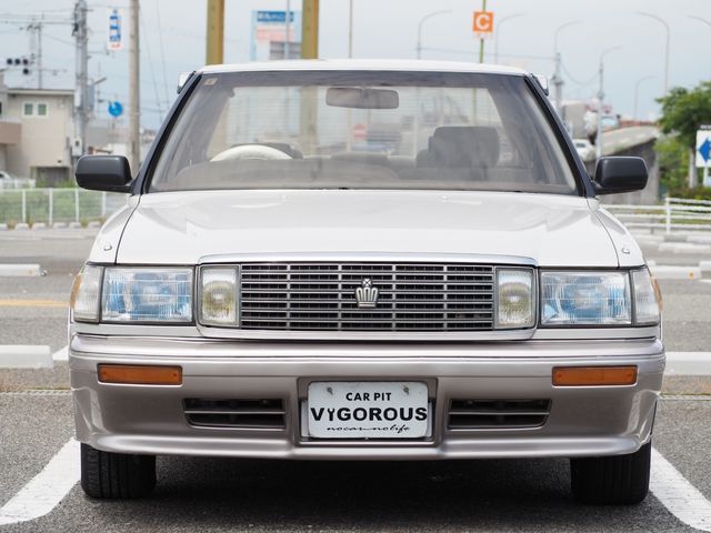 CROWN sedan