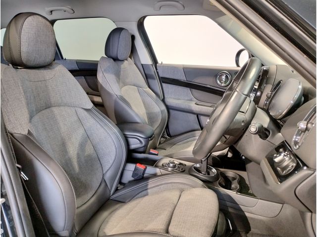 MINI COOPER D CROSSOVER