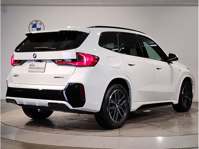 BMW iX1