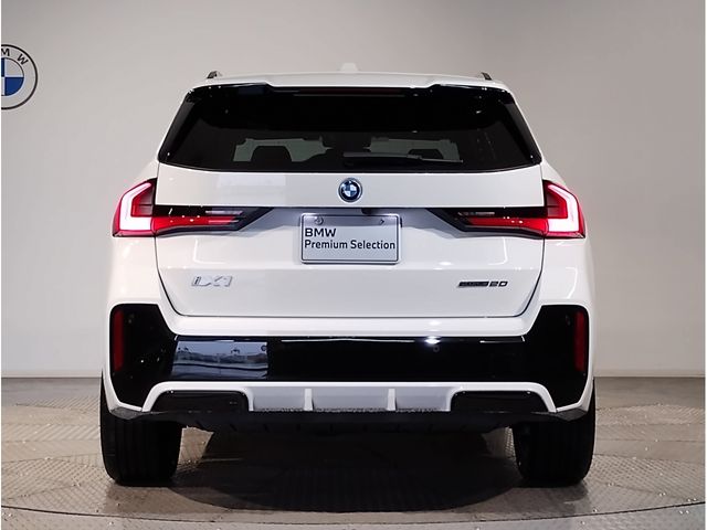BMW iX1