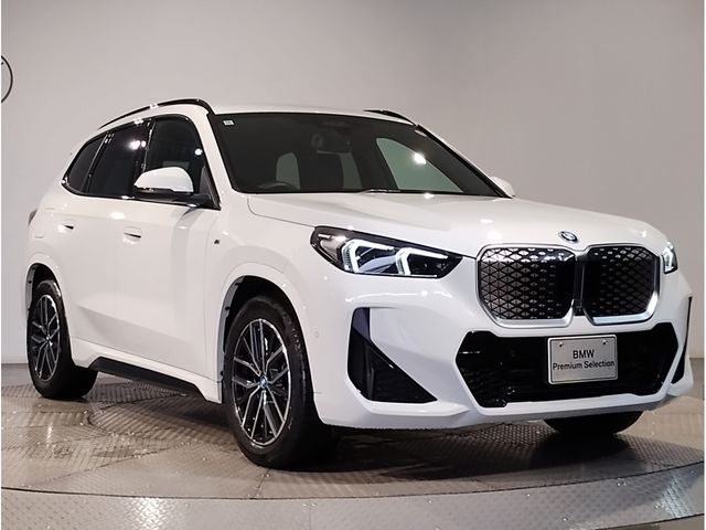 BMW iX1