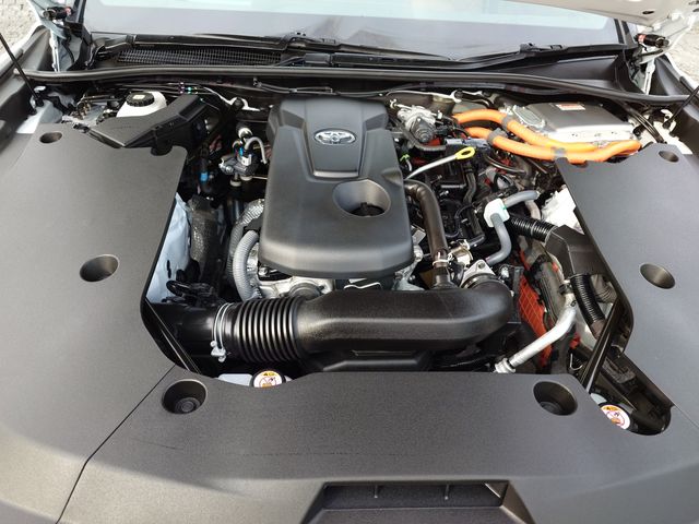 CROWN sedan hybrid