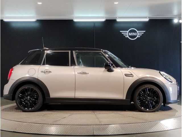 MINI COOPER D 5DOOR