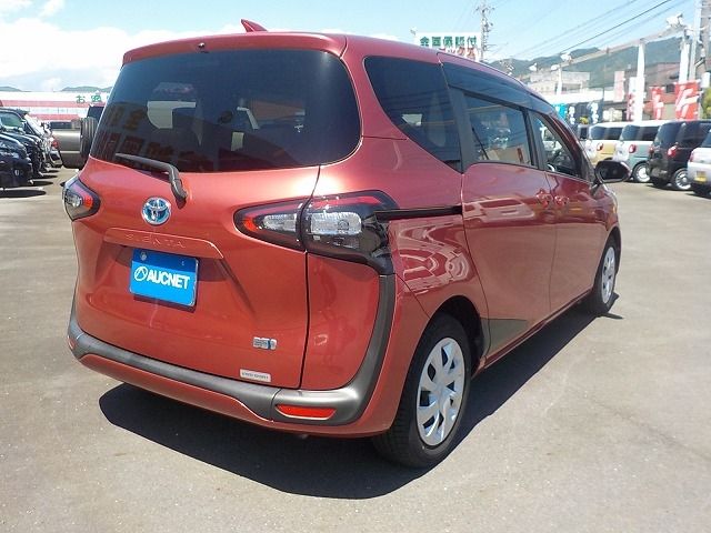SIENTA HYBRID