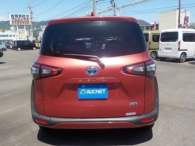 SIENTA HYBRID
