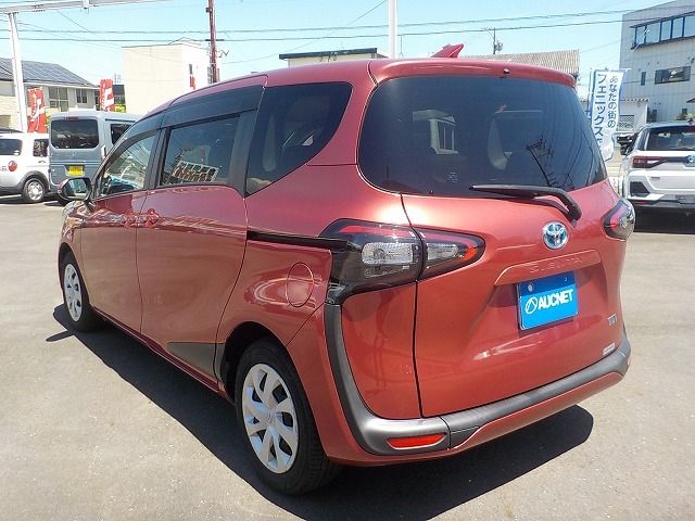 SIENTA HYBRID