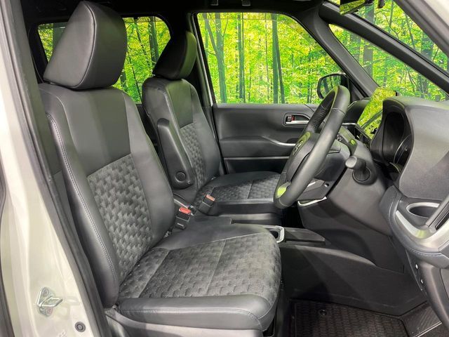 VOXY HYBRID 4WD