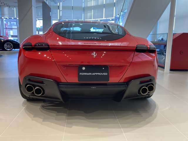 FERRARI Roma