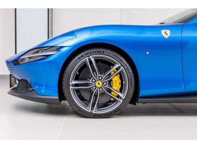 FERRARI Roma