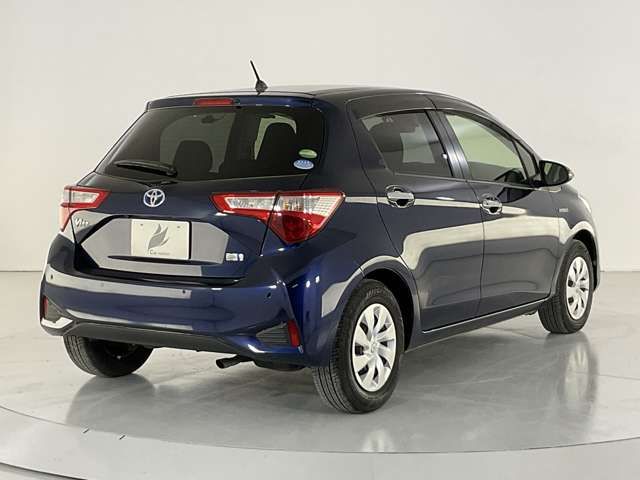 VITZ HYBRID