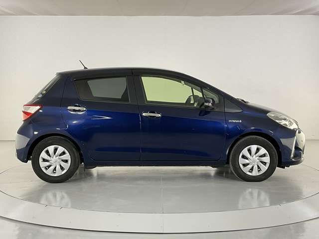 VITZ HYBRID