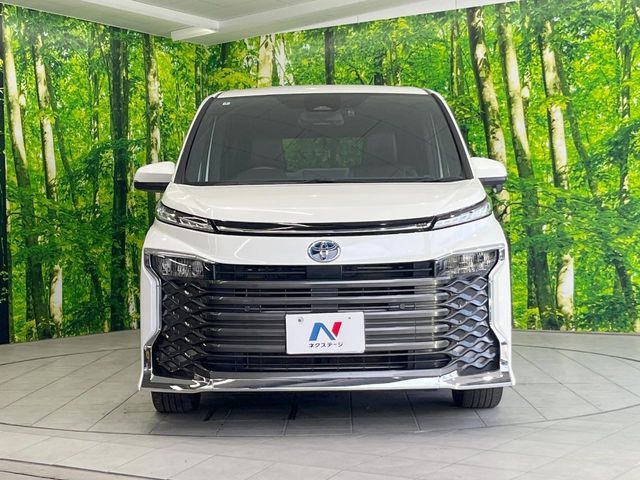 VOXY HYBRID