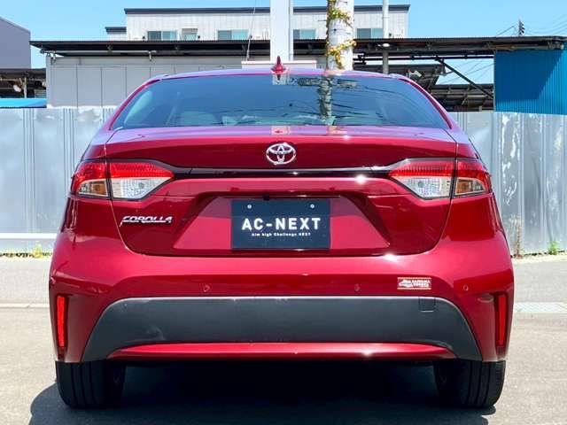 COROLLA sedan