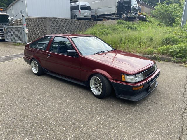 COROLLA LEVIN