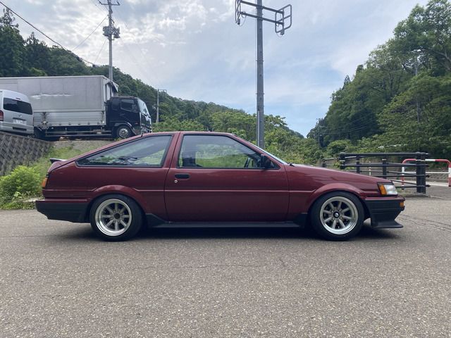 COROLLA LEVIN