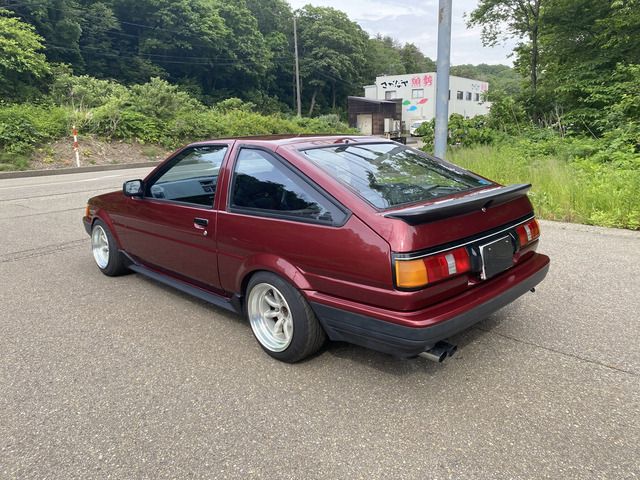 COROLLA LEVIN