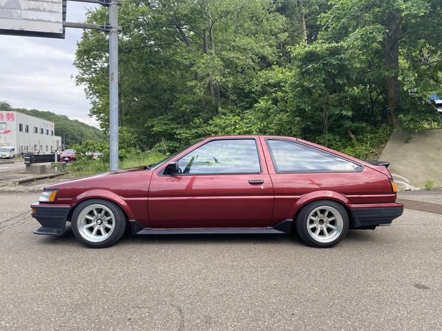 COROLLA LEVIN