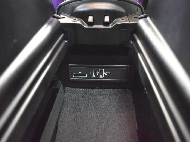 MERCEDES BENZ E class sedan