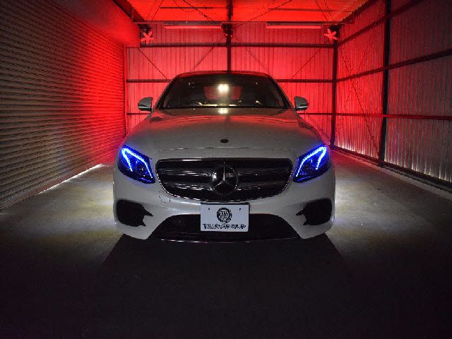 MERCEDES BENZ E class sedan