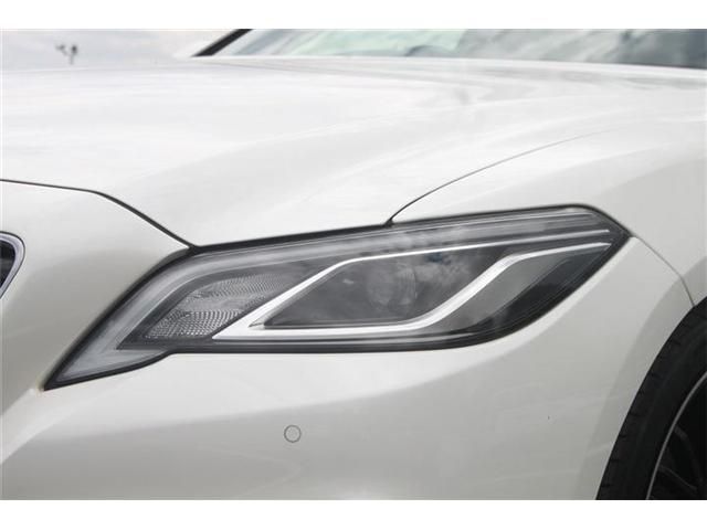 CROWN sedan hybrid