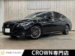 CROWN sedan hybrid