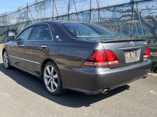 CROWN sedan