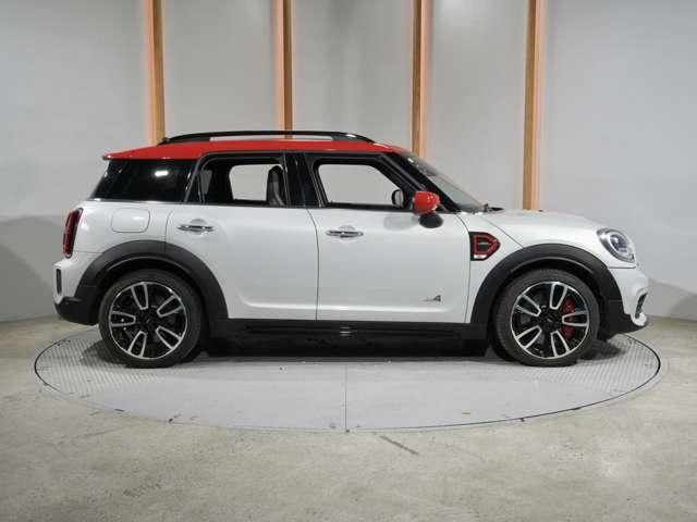 MINI CROSSOVER