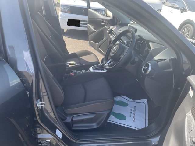 MAZDA2