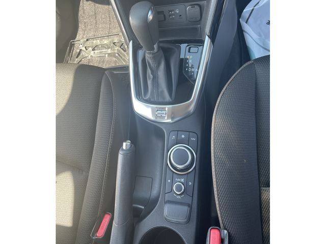 MAZDA2
