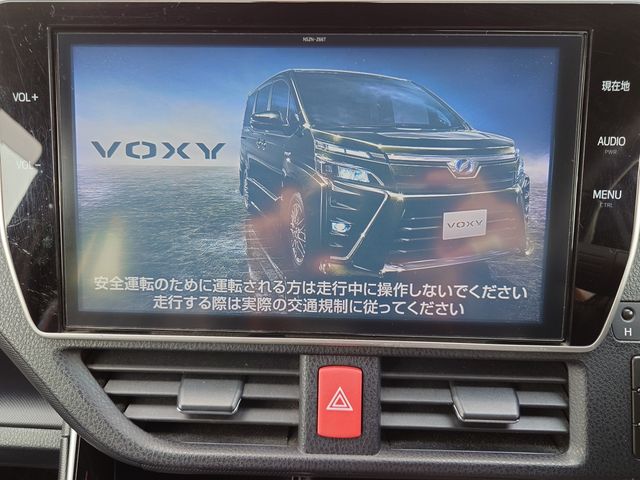 VOXY HYBRID