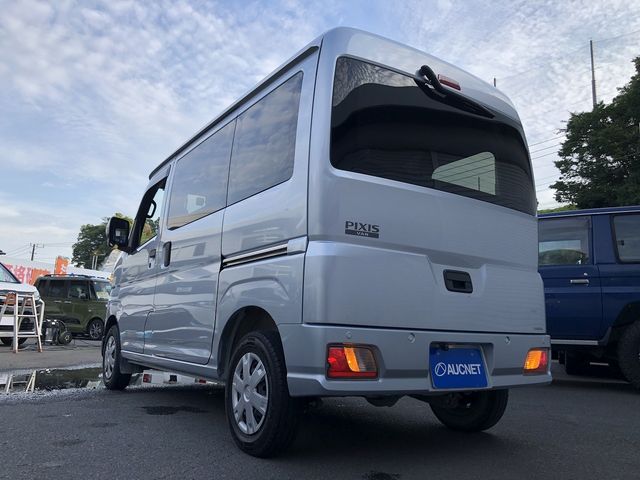 PIXIS van