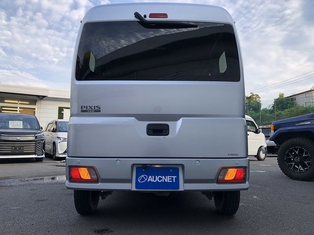 PIXIS van