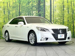 CROWN sedan hybrid