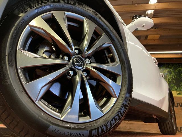 LEXUS UX200