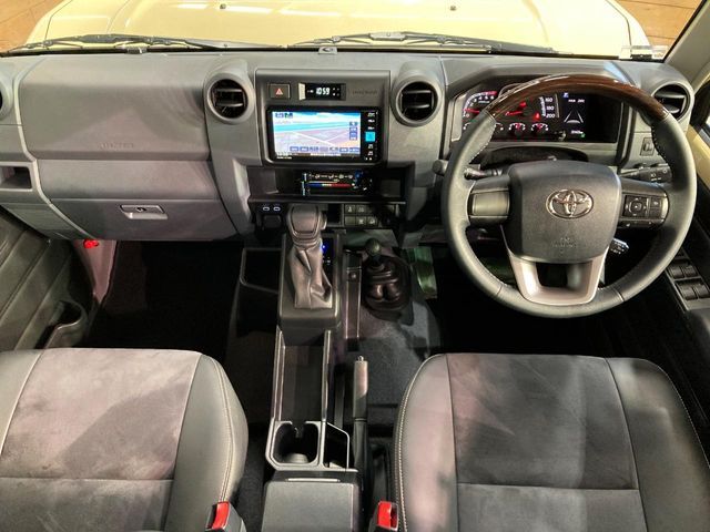 LANDCRUISER 70